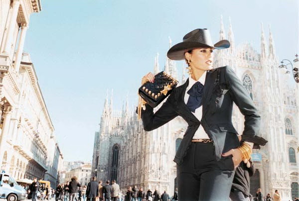 Moschino 2011ďVDƬ
