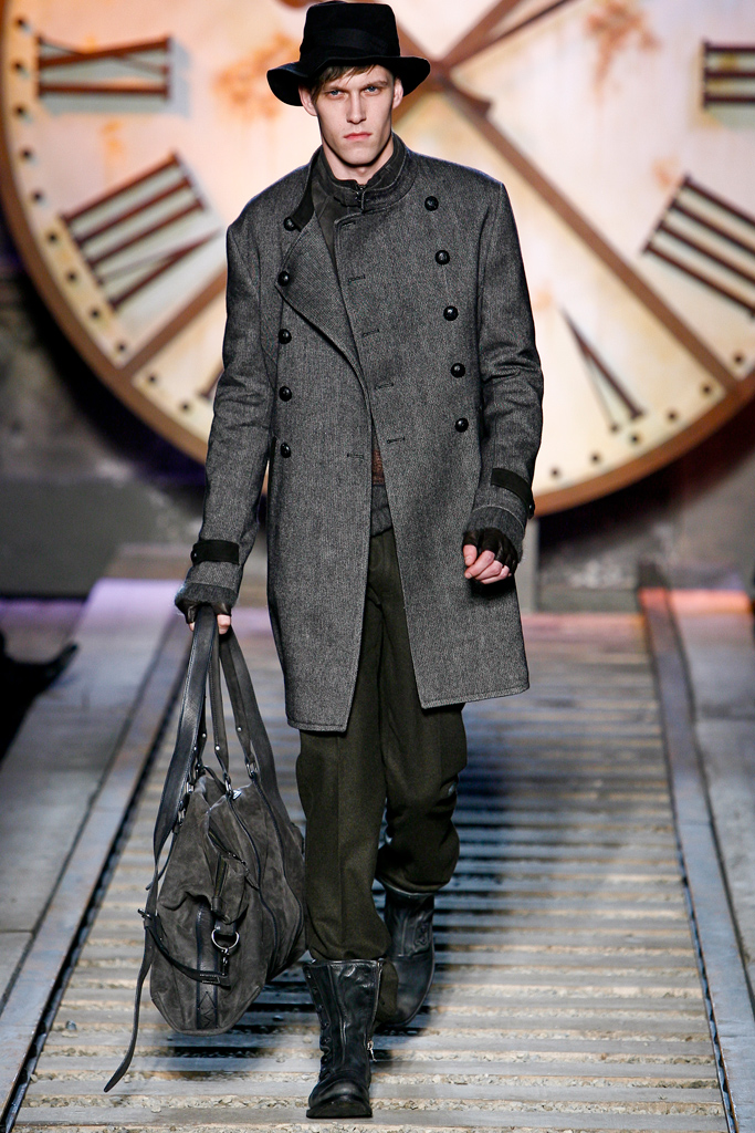 John Varvatos 2011ﶬbDƬ