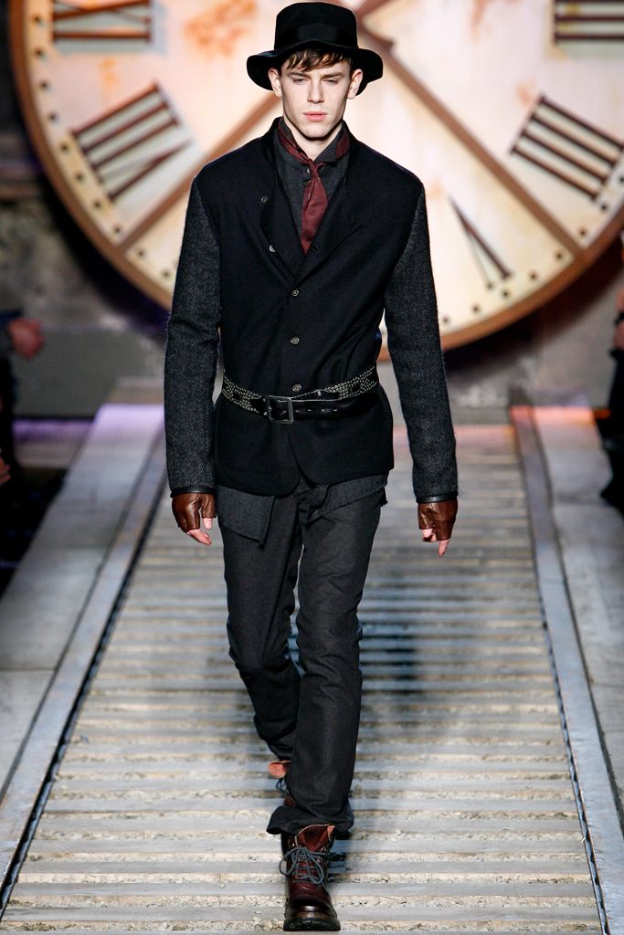 John Varvatos 2011ﶬbDƬ