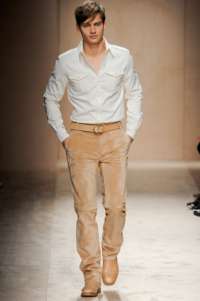 Salvatore Ferragamo 2011ﶬbDƬ