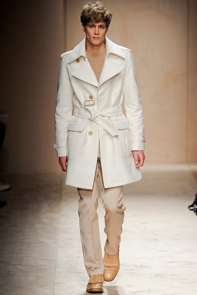 Salvatore Ferragamo 2011ﶬbDƬ