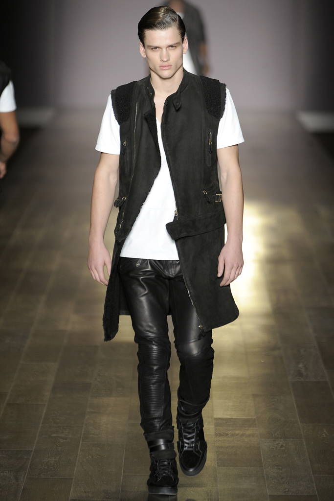 Trussardi 2011ﶬbDƬ