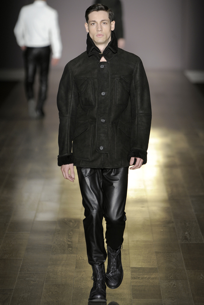Trussardi 2011ﶬbDƬ