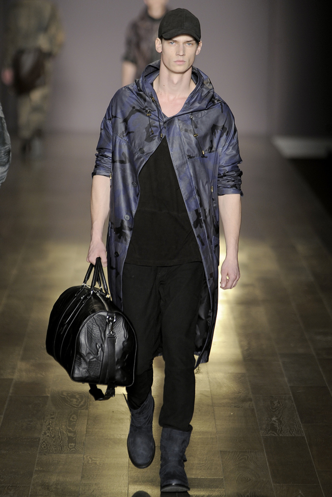 Trussardi 2011ﶬbDƬ