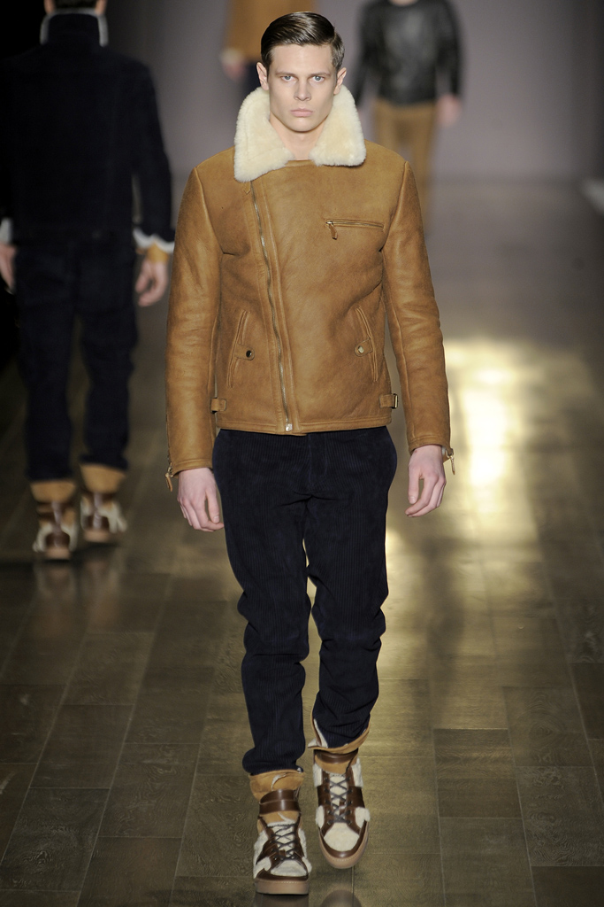 Trussardi 2011ﶬbDƬ