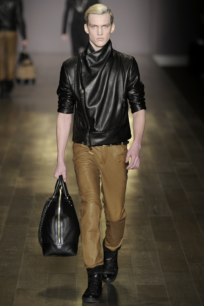 Trussardi 2011ﶬbDƬ
