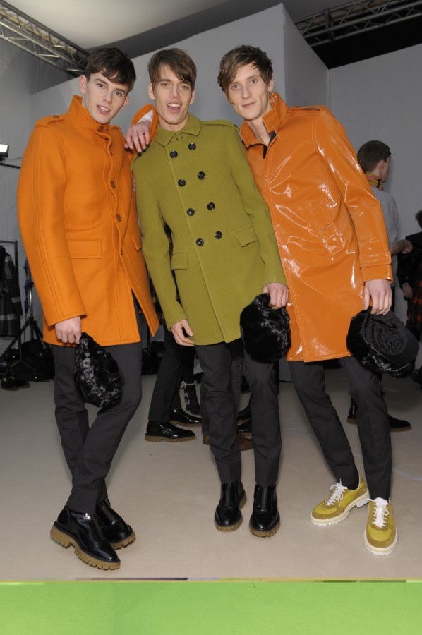 BURBERRY 2011 ﶬb_DƬ