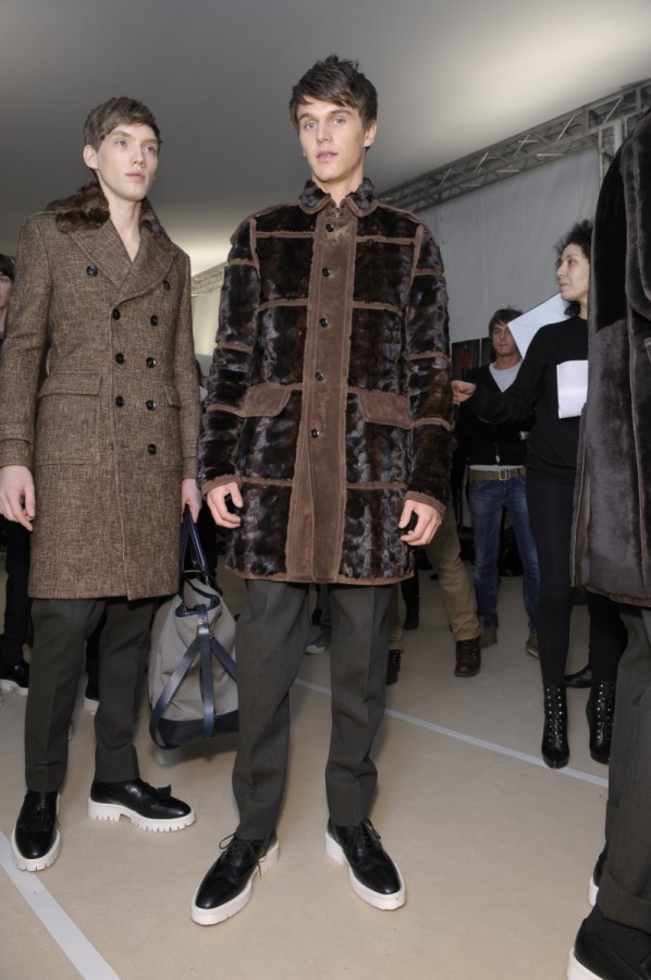 BURBERRY 2011 ﶬb_DƬ