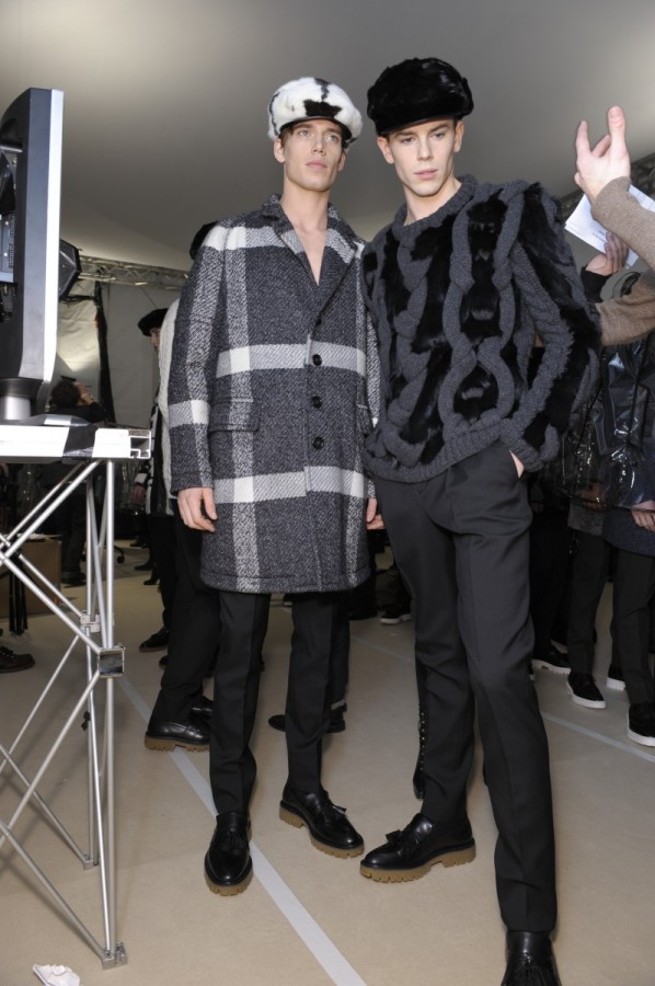 BURBERRY 2011 ﶬb_DƬ