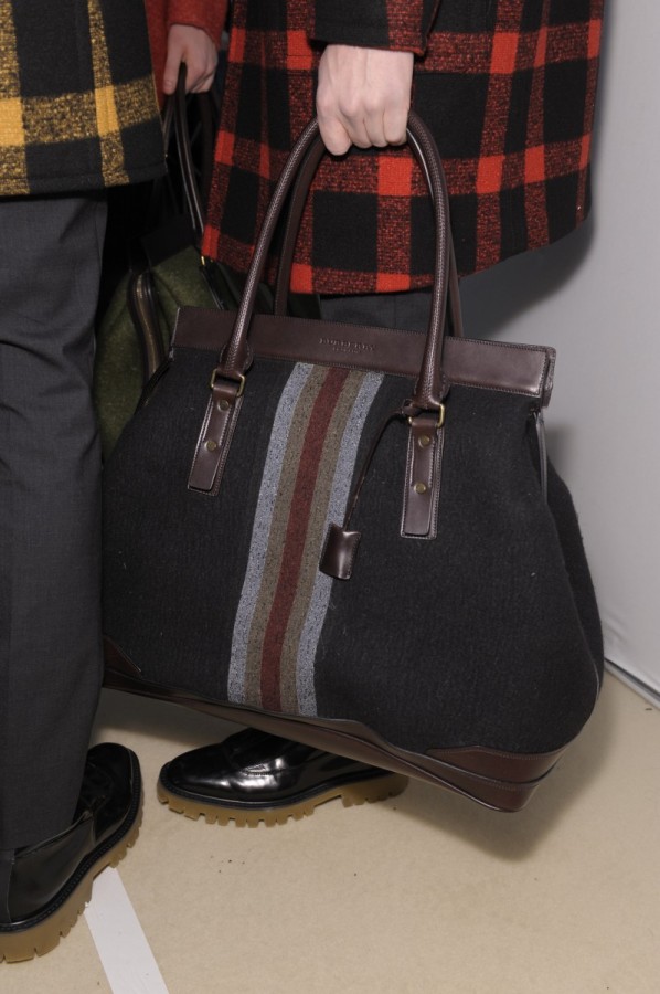 BURBERRY 2011 ﶬb_DƬ