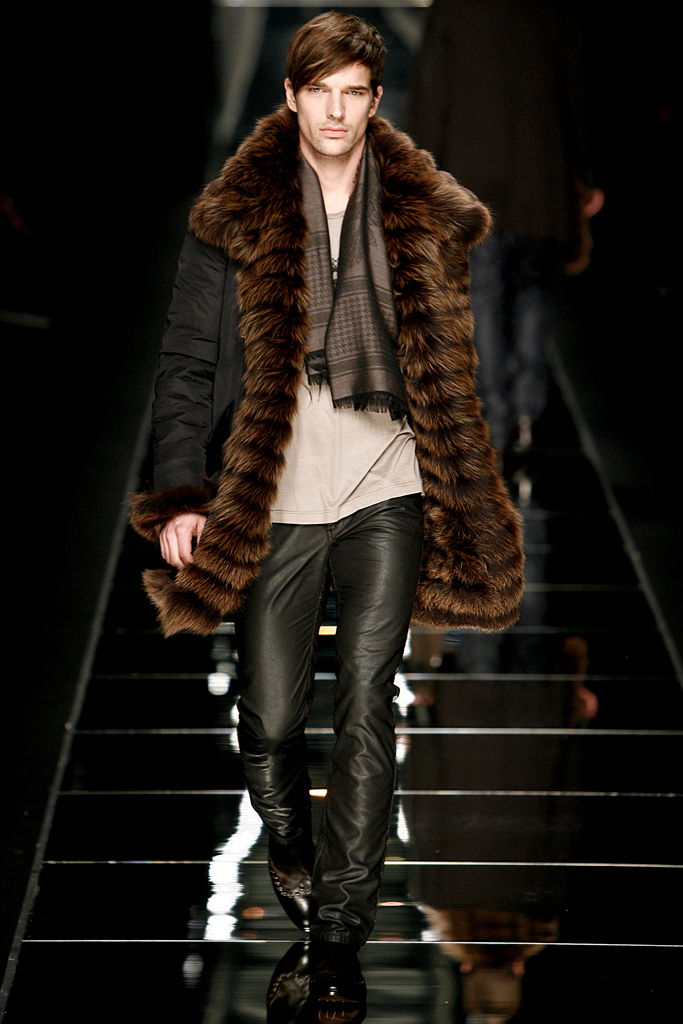John Richmond 2011 ﶬbDƬ