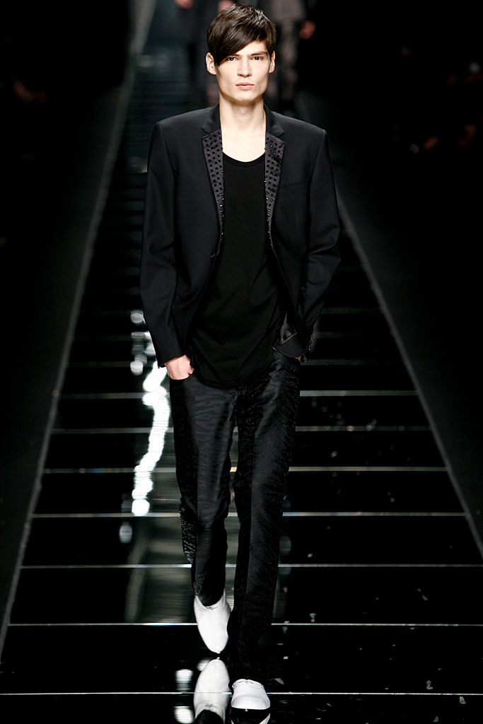 John Richmond 2011 ﶬbDƬ