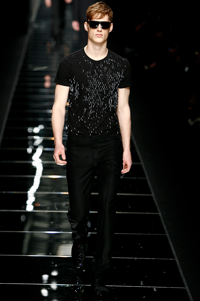 John Richmond 2011 ﶬbDƬ