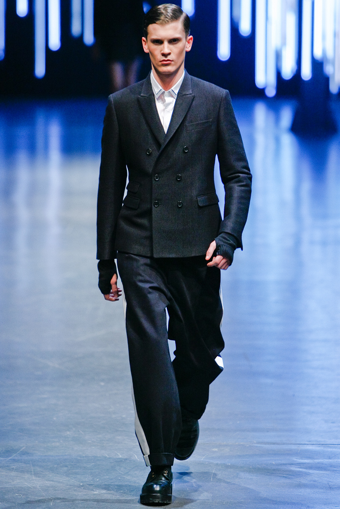 Neil Barrett 2011 ﶬbDƬ
