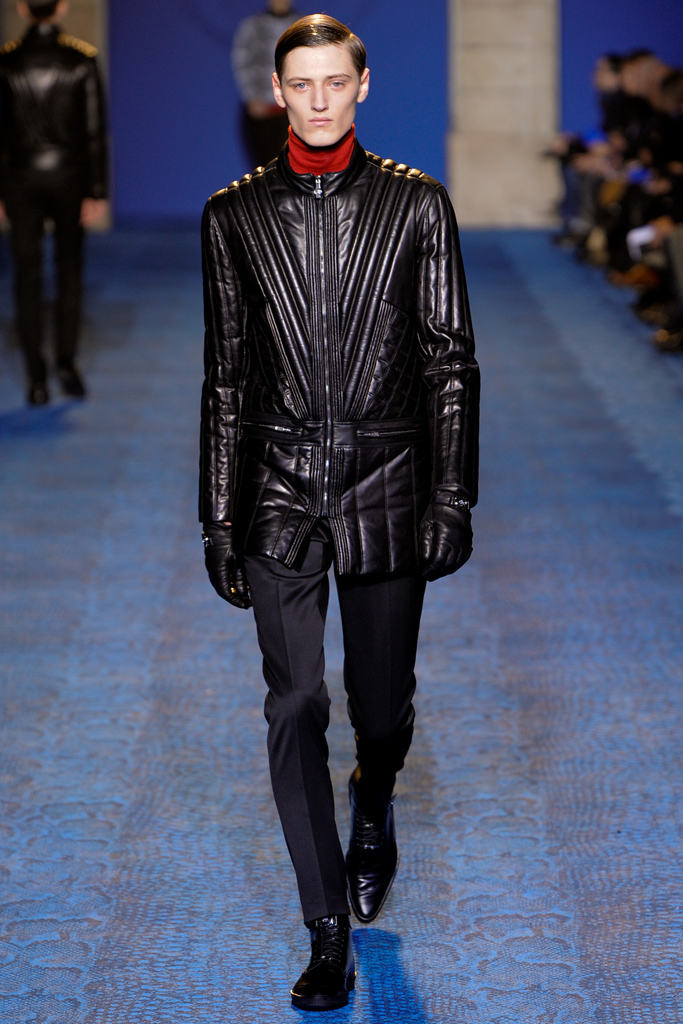 Versace 2011 ﶬbDƬ