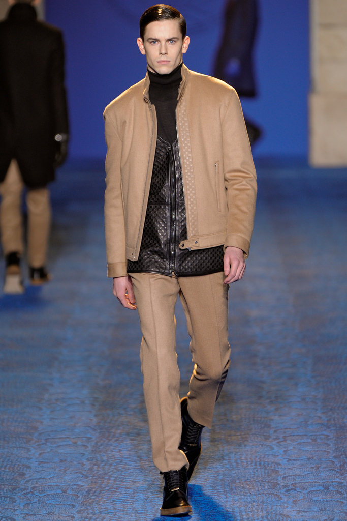 Versace 2011 ﶬbDƬ