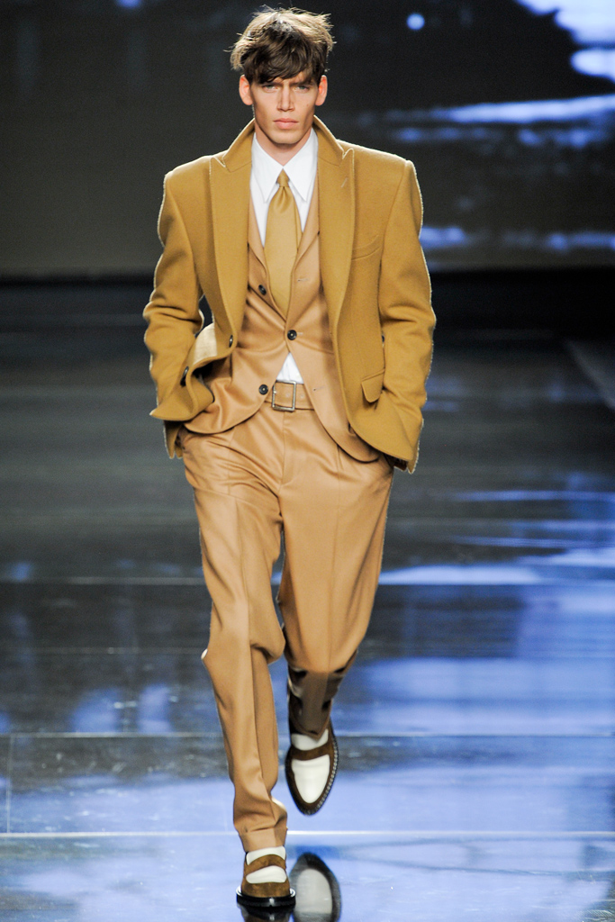 Z Zegna 2011 ﶬbDƬ