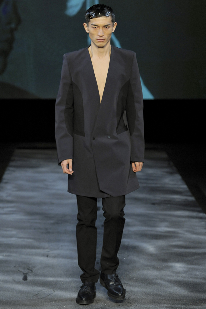 Mugler 2011 ﶬbDƬ