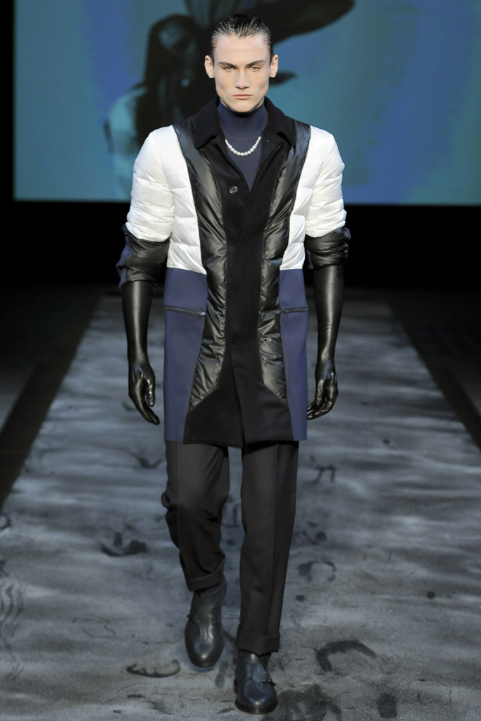 Mugler 2011 ﶬbDƬ