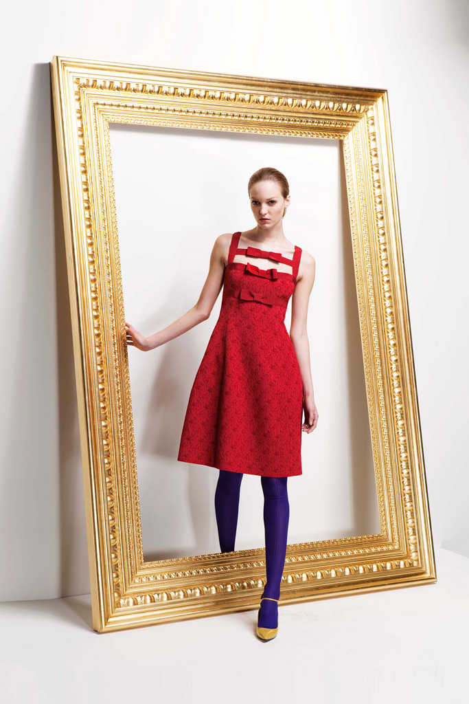 Moschino 2011 ϵиDƬ