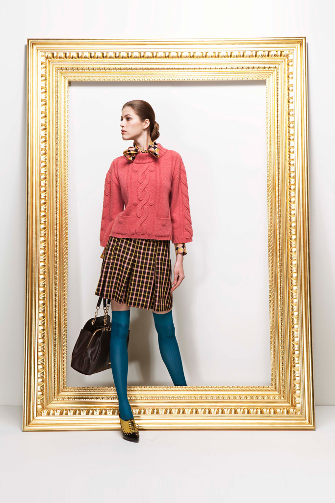 Moschino 2011 ϵиDƬ