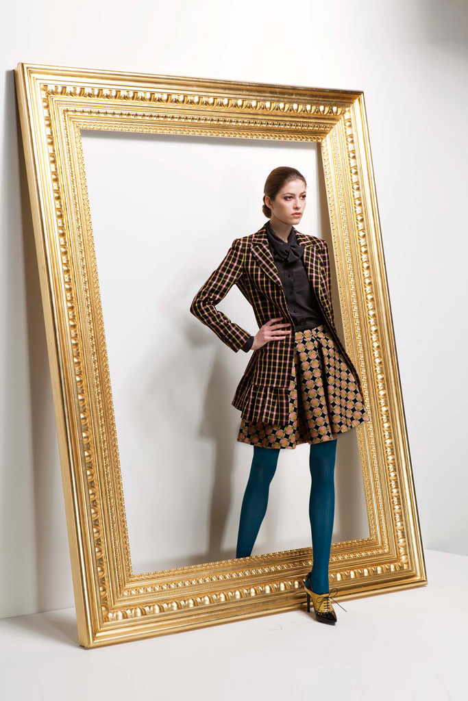 Moschino 2011 ϵиDƬ