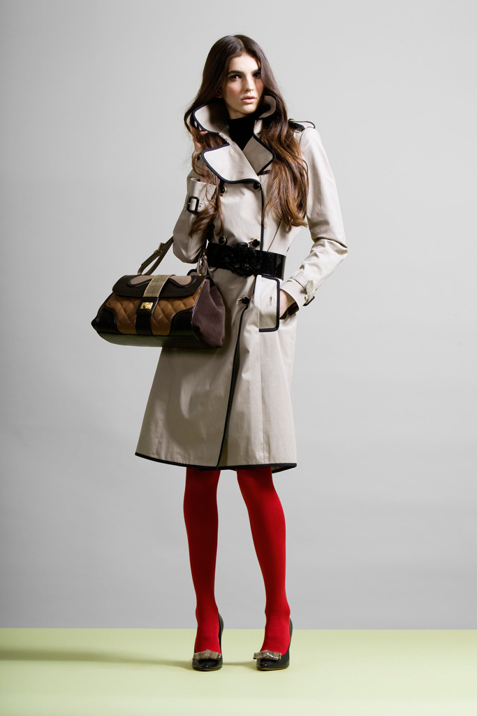 Moschino Cheap & Chic 2011 ϵиDƬ