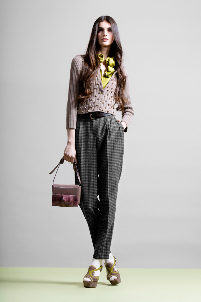 Moschino Cheap & Chic 2011 ϵиDƬ