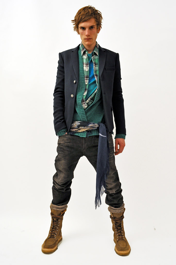 Balmain 2011 ﶬbDƬ