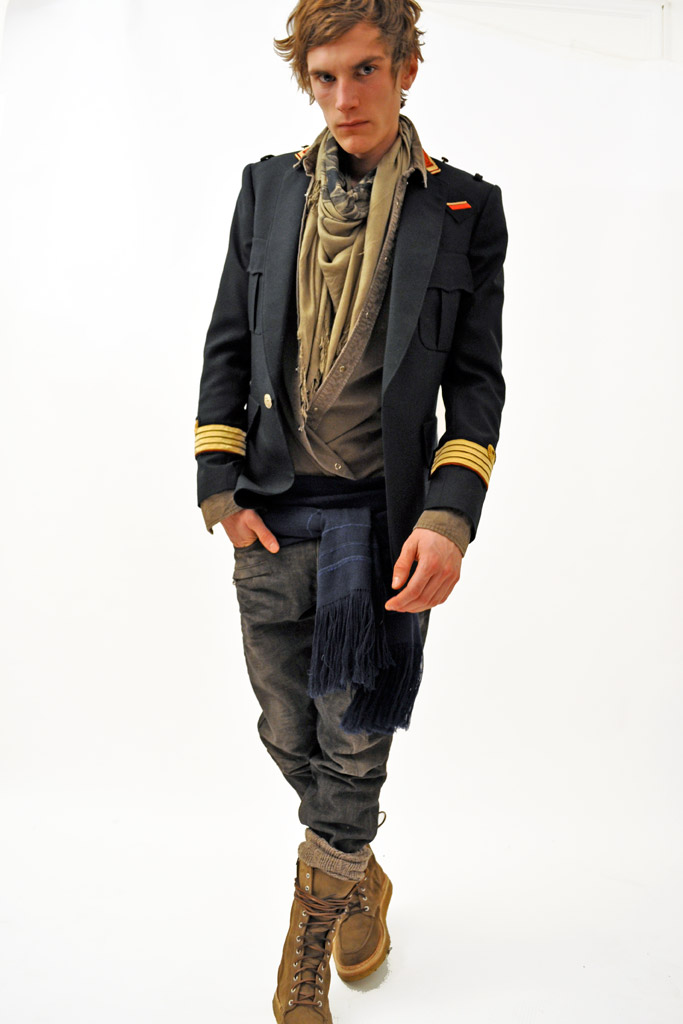 Balmain 2011 ﶬbDƬ