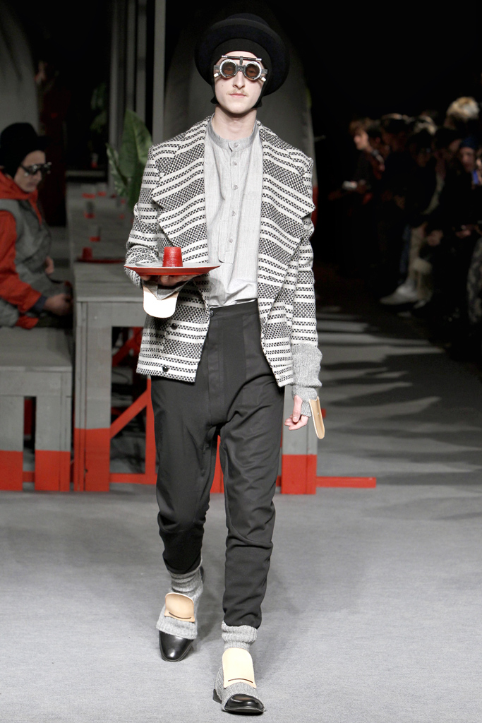Henrik Vibskov 2011 ﶬbDƬ