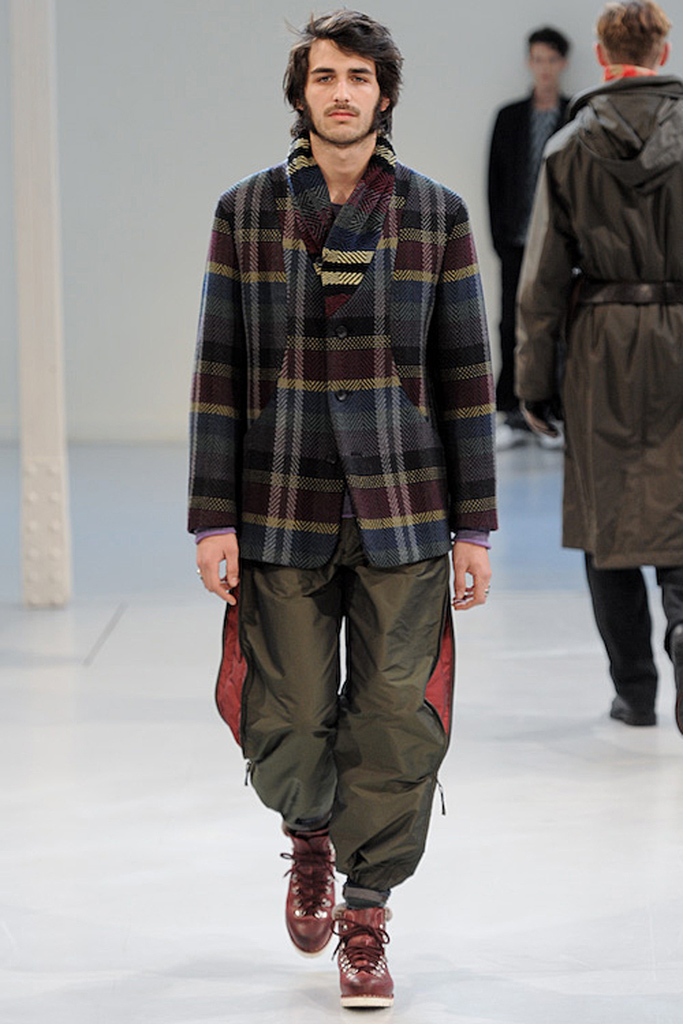 Issey Miyake 2011 ﶬbDƬ