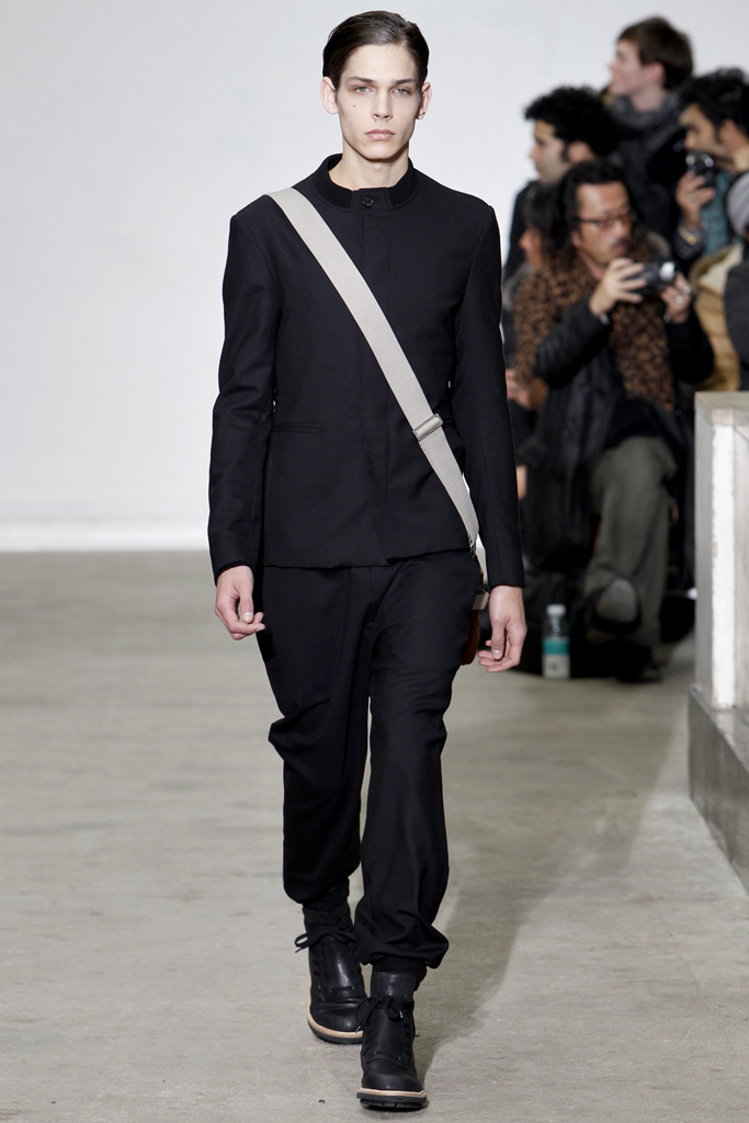 Kris Van Assche 2011 ﶬbDƬ