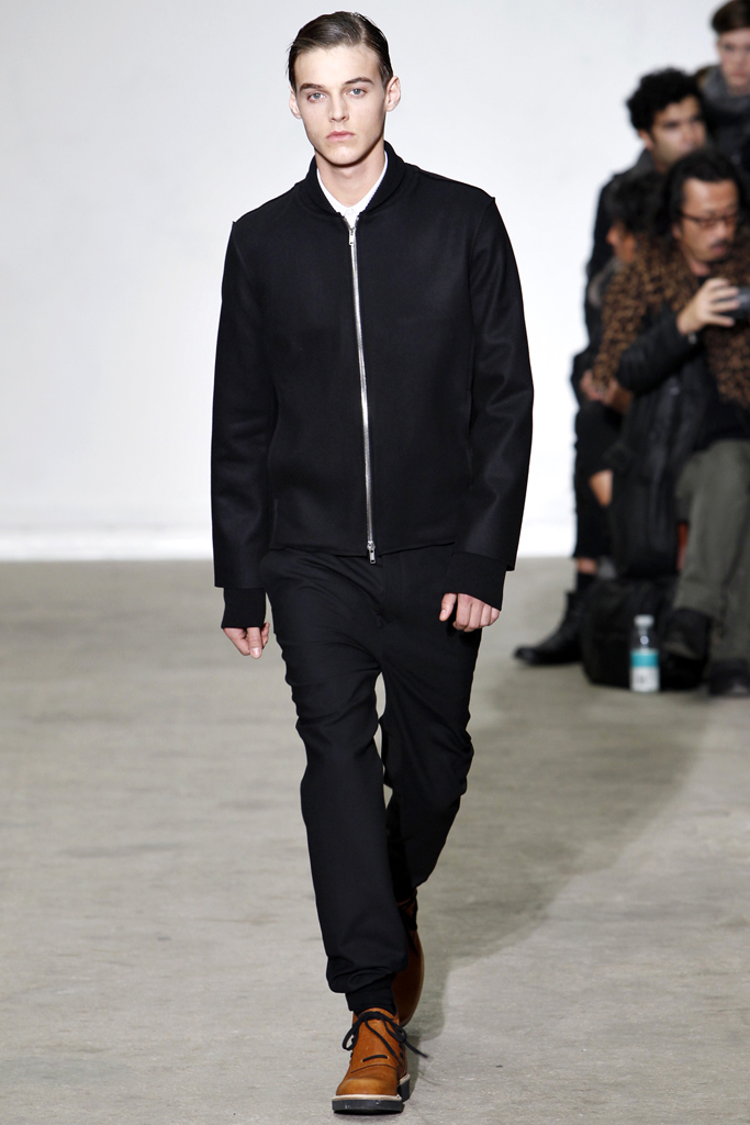 Kris Van Assche 2011 ﶬbDƬ