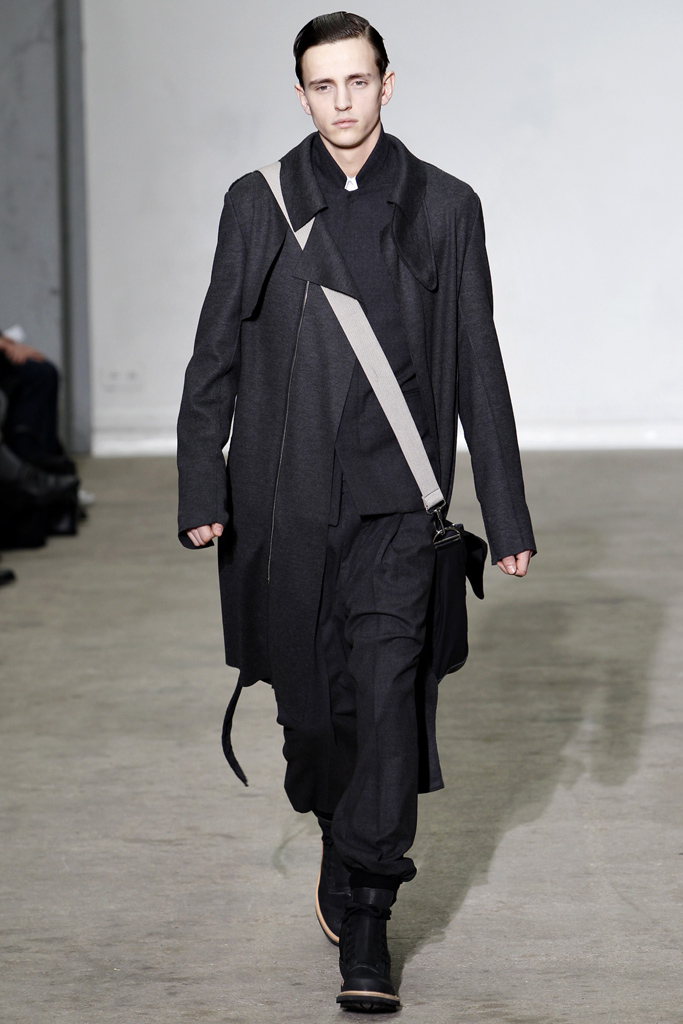 Kris Van Assche 2011 ﶬbDƬ