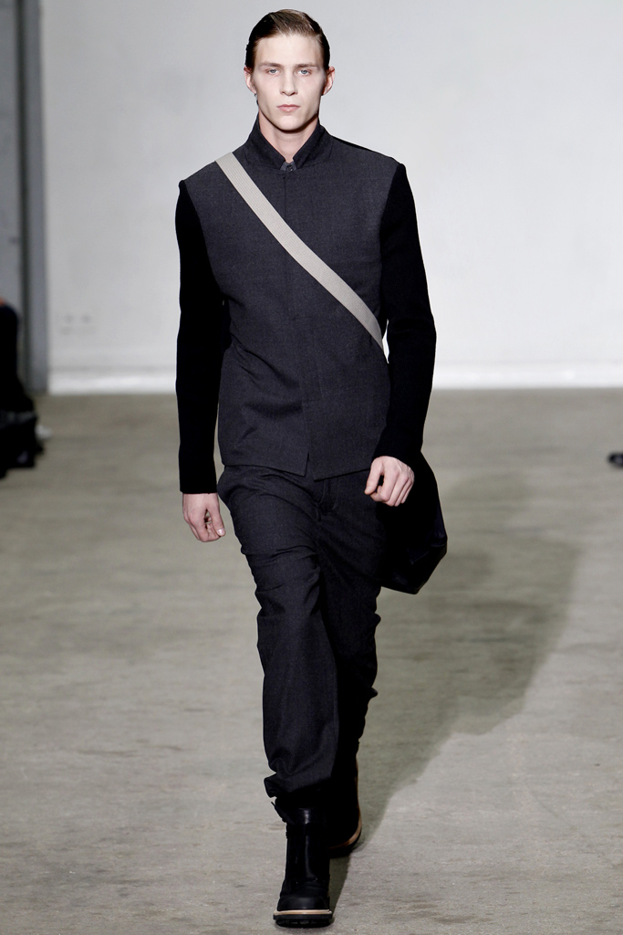 Kris Van Assche 2011 ﶬbDƬ