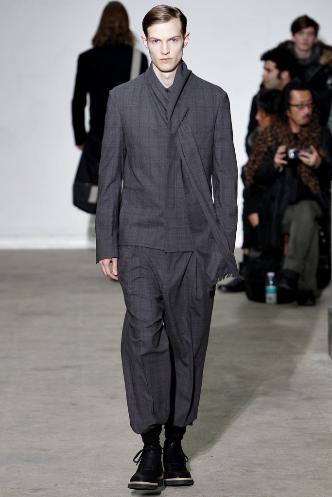 Kris Van Assche 2011 ﶬbDƬ