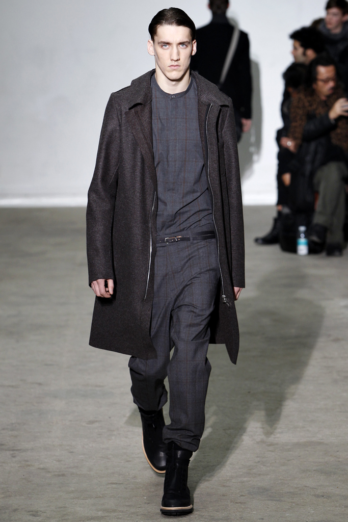 Kris Van Assche 2011 ﶬbDƬ