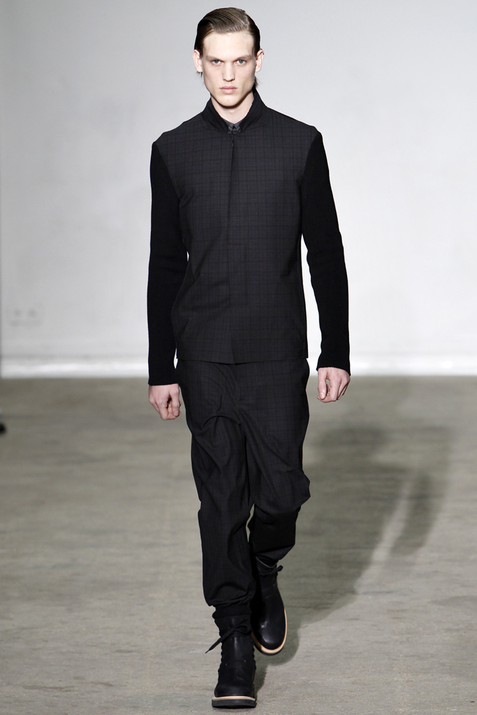 Kris Van Assche 2011 ﶬbDƬ