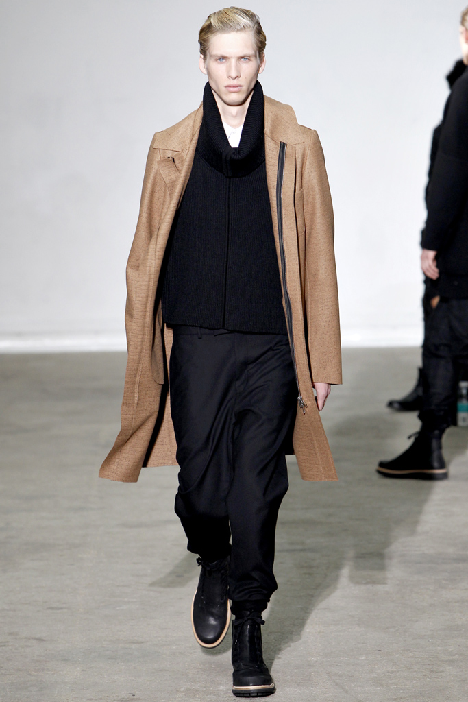 Kris Van Assche 2011 ﶬbDƬ