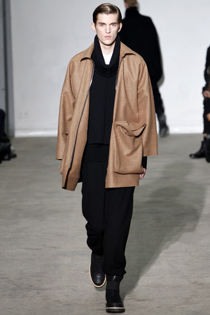 Kris Van Assche 2011 ﶬbDƬ