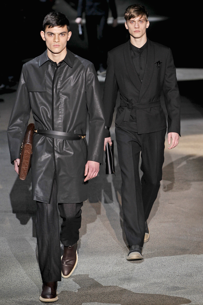 Louis Vuitton 2011 ﶬbDƬ
