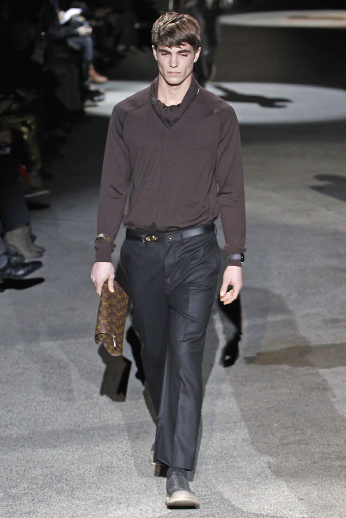 Louis Vuitton 2011 ﶬbDƬ
