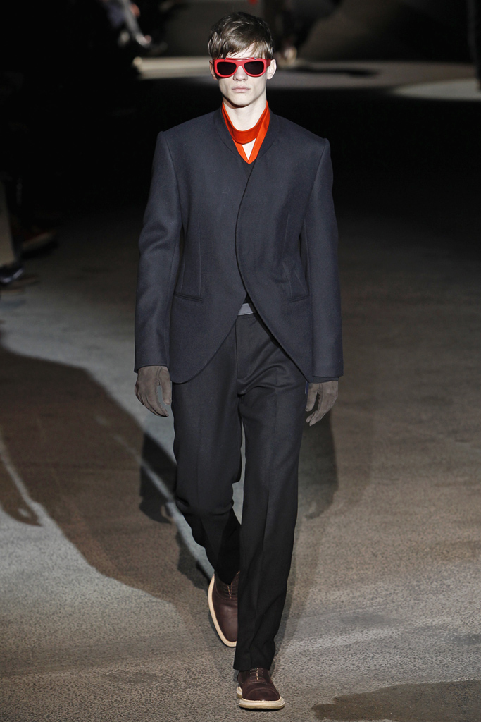 Louis Vuitton 2011 ﶬbDƬ