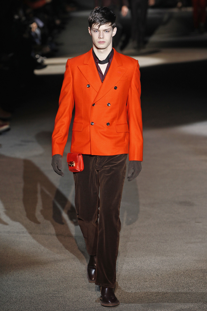 Louis Vuitton 2011 ﶬbDƬ