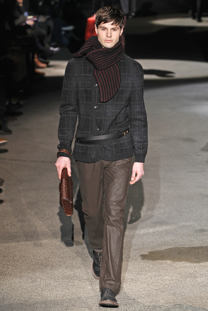 Louis Vuitton 2011 ﶬbDƬ