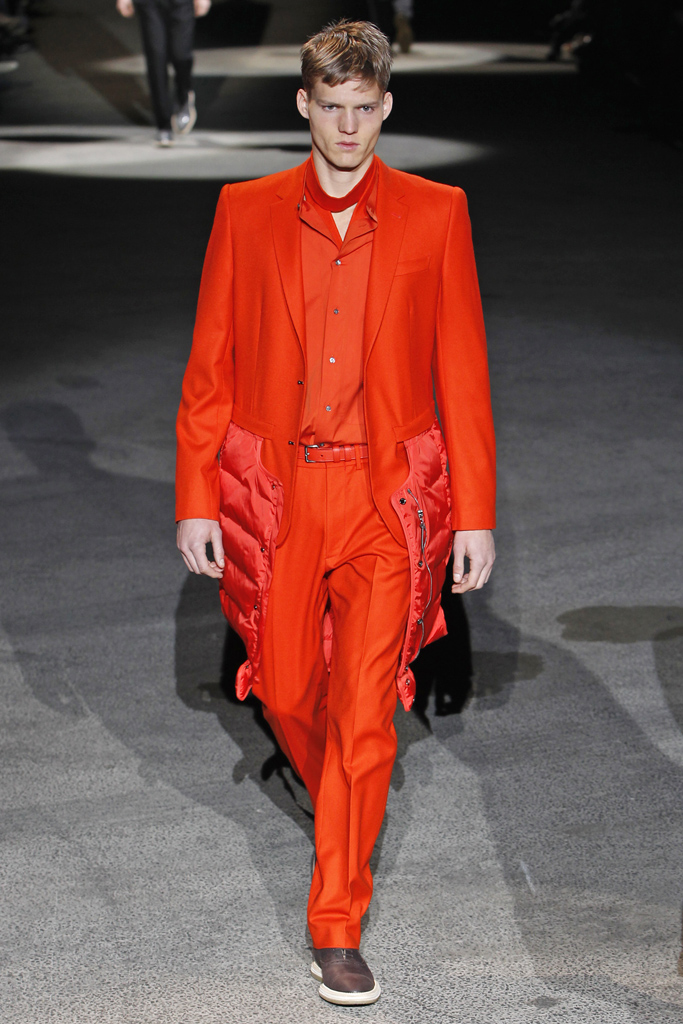 Louis Vuitton 2011 ﶬbDƬ