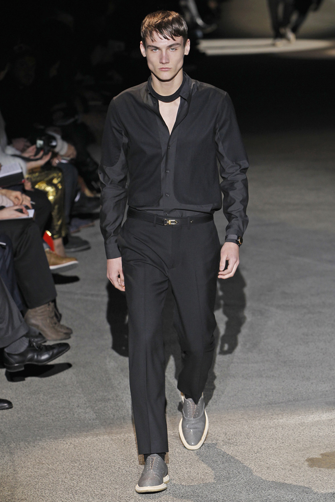 Louis Vuitton 2011 ﶬbDƬ