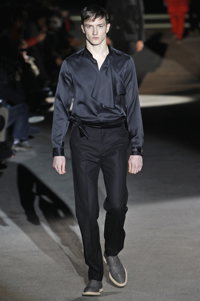 Louis Vuitton 2011 ﶬbDƬ