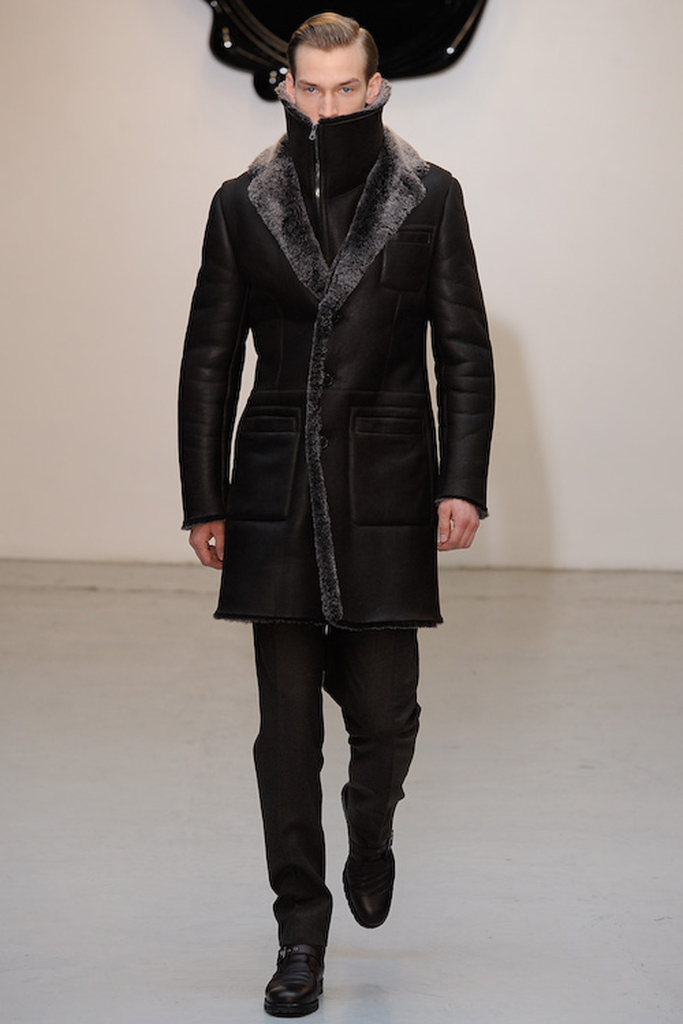 Viktor & Rolf 2011 ﶬbDƬ